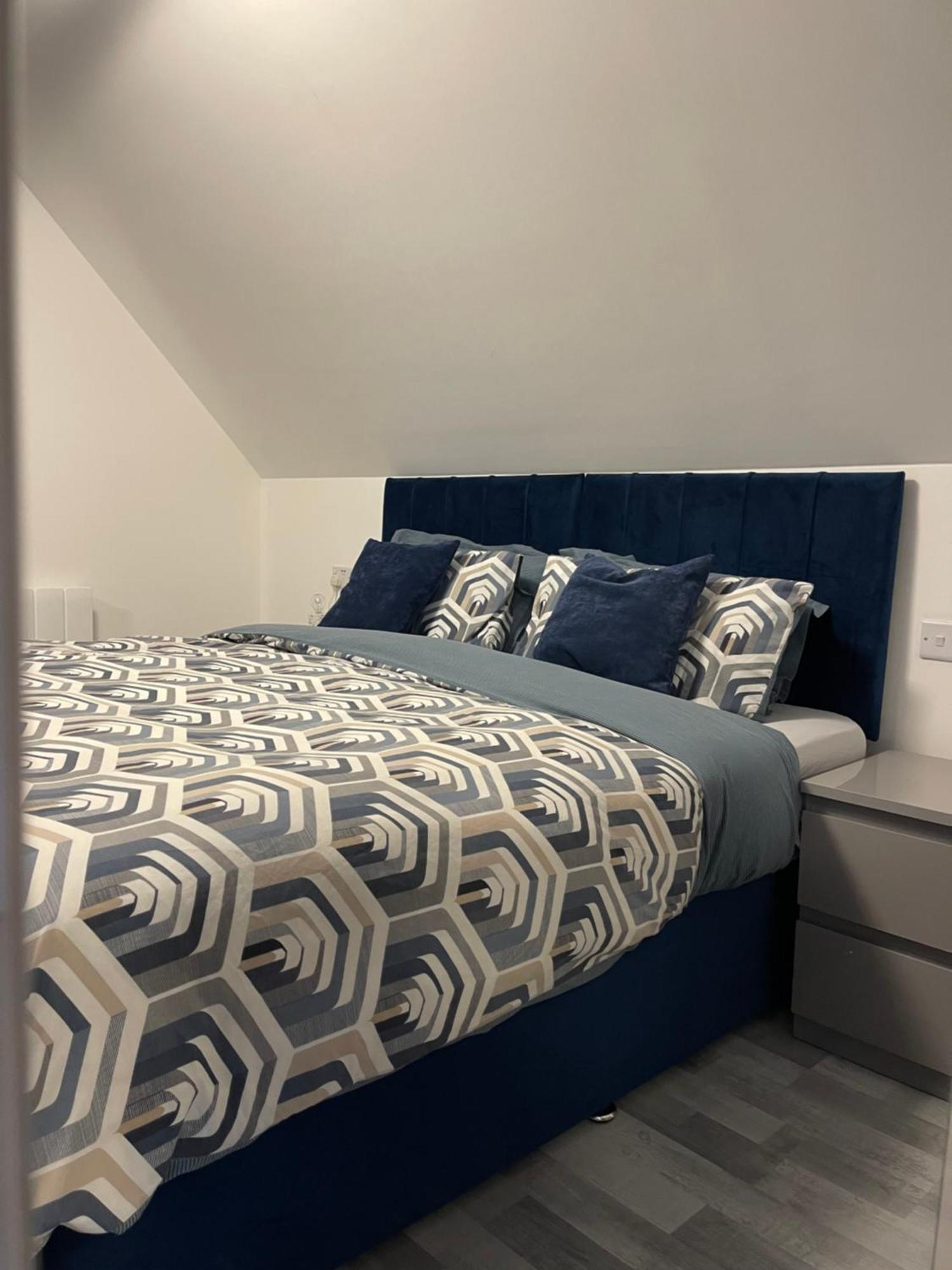 Lochside Loft - Self Catering Apartment For 2 In A Great Location For Inverness Airport And Both Cabot Highlands & Nairn Golf Courses Luaran gambar